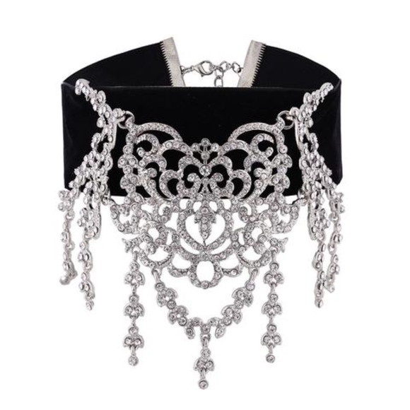 STORMI CHOKER || Velvet Grand Choker - Picture 2 of 2